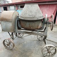 Betoniera elettrica 250 litri del 1954