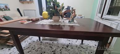 tavolo noce elegantissimo!
