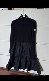 Moncler abito nero maniche lunghe con tasche