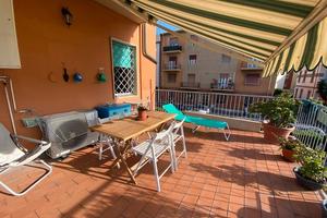 Piombino centro con terrazza pranzabile