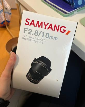Obiettivo ultra grandangolare Samyang 10 mm