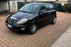 Lancia y 1300 multyet