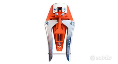 Pinza innestatrice complementare