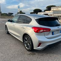 FORD FOCUS 1.0 Ecoboost Hybrid 2022 ST LINE