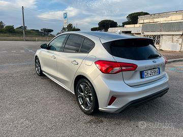 FORD FOCUS 1.0 Ecoboost Hybrid 2022 ST LINE
