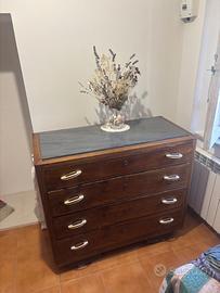 Cassettone vintage vecchio legno