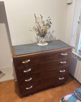 Cassettone vintage vecchio legno