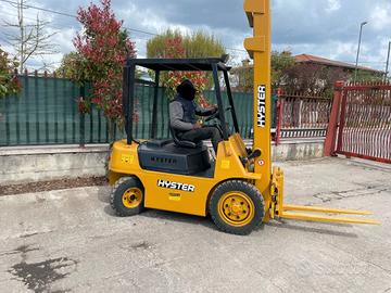 S34 - Muletto Hyster portata 25 q.li