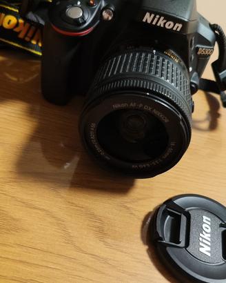 Nikon D5300 + 18-55 VR + 3 Batterie