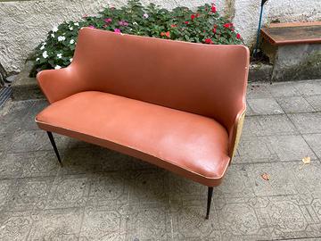 Divanetto tipo mod. P35  Osvaldo Borsani 1952