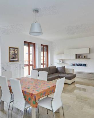 Appartamento di 153 m² con più di 5 locali a Milan
