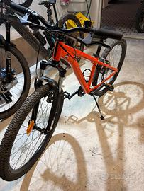 Bicicletta Rockrider st 500