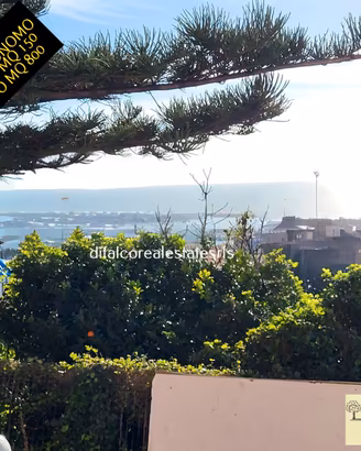 Indipendente mq 150 vista mare corte giardino