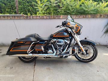 Harley-davidson FLHX Street Glide 114 Apex