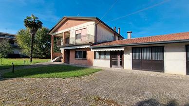 Appartamento in bifamiliare piano terra