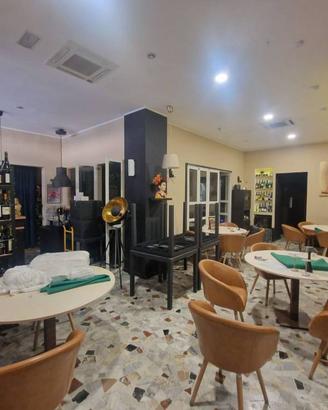 Attività / Licenza di 161 m² con 4 locali a Roma
