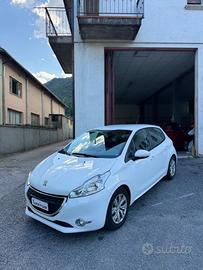 Peugeot 208 1.4 HDi 68 CV 3 porte Active