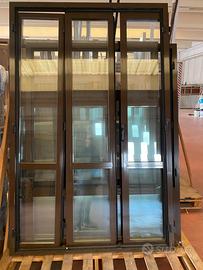 Serramenti in alluminio colore marrone