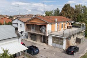 CASA INDIPENDENTE A CENTO