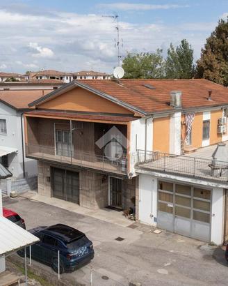 CASA INDIPENDENTE A CENTO