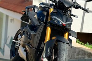 Ducati Streetfighter v4s