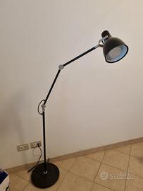 Lampada da terra da lettura regolabile