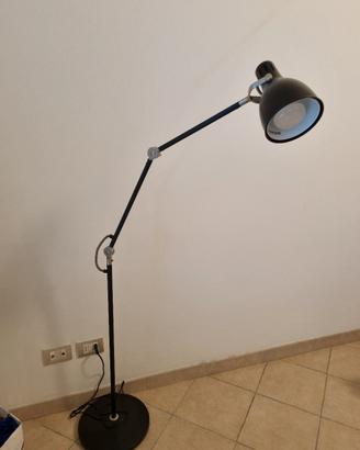 Lampada da terra da lettura regolabile