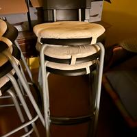 Mobili arte povera e 6 sgabelli ikea