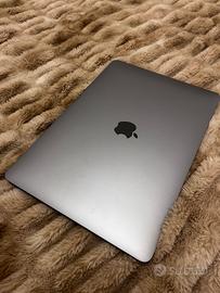 MAC BOOK M1