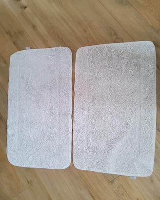 Coppia di tappetini da bagno