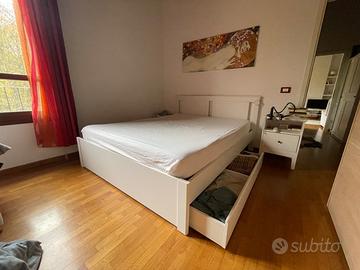 Letto matrimoniale con cassettoni porta biancheria