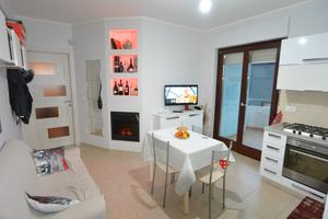 Rif.a161 -bilocale arredato