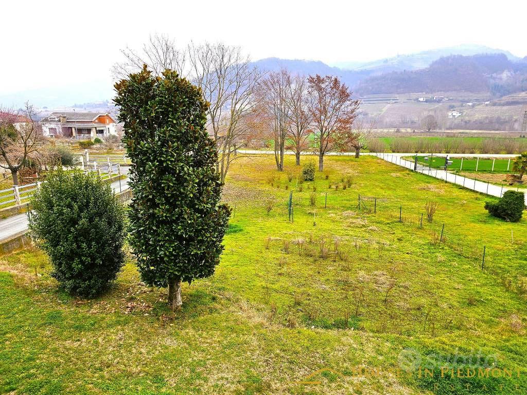 Rustico / Casale di 600 m² con più di 5 locali e b - Vista 3