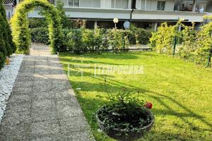 3 locai con giardino e box doppio