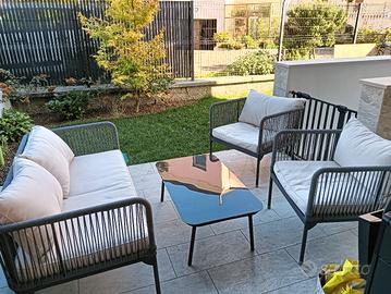 Divanetti e tavolino