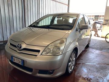 Toyota Corolla Verso 2.2 16V D-4D Sol