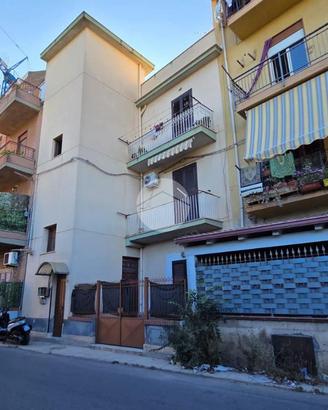 3 LOCALI A PALERMO