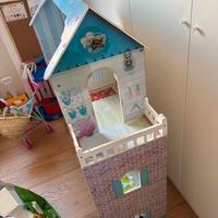 Casa bambole/barbie + mobili e barbie