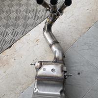 Yamaha MT-09 scarico e porta targa