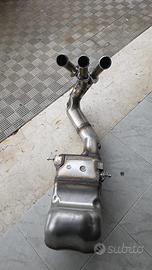 Yamaha MT-09 scarico e porta targa