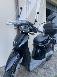 Scarabeo 50cc con bauletto