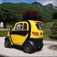 Scooter cabinato Freedom Uno giallo