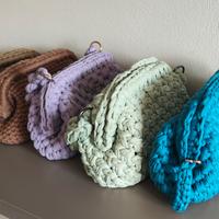 Borsa fatta a mano all’uncinetto in fettuccina