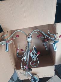 lampadario e lampada tavolo 