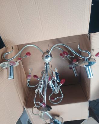 lampadario e lampada tavolo 