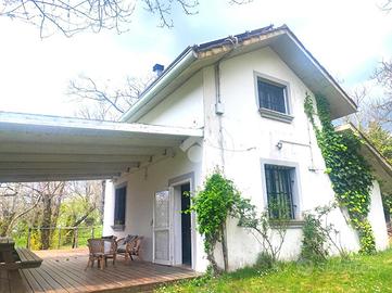 CASA INDIPENDENTE A MONTECORVINO ROVELLA