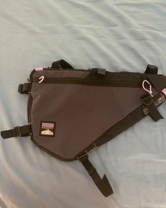 Borsa bickepacking triangolare