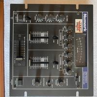 Consolle dj (piatti+mixer)
