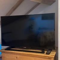Televisore nero Philips 40”