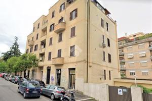 NEGOZIO A ROMA
